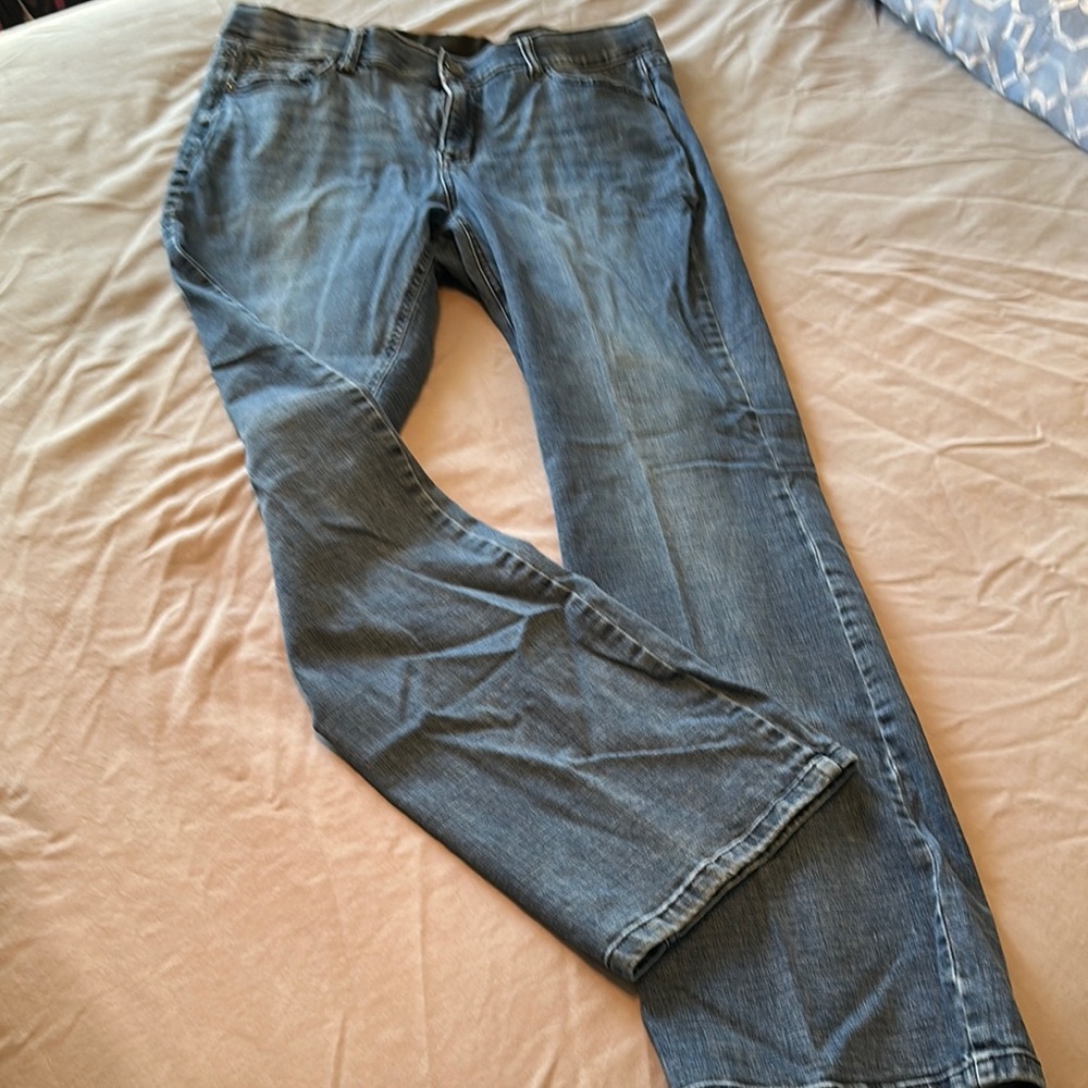 Venezia Blue Straight Jeans with Subtle Fading